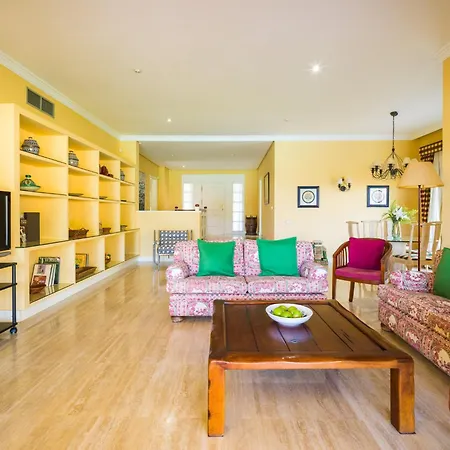 In By Golf & Private Pool Chalet