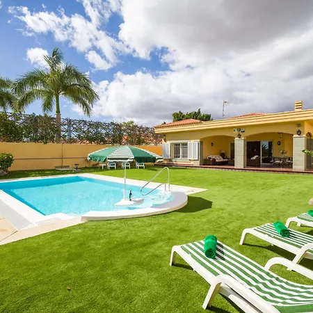In By Golf & Private Pool Chalet *